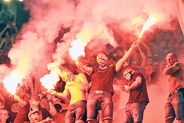 Derby-ul de odinioară: înaintea meciurilor cu Steaua, dinamoviştii le cereau şefilor paşapoarte ca să viziteze Bulgaria