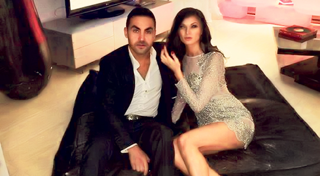 Monica refuză să-şi schimbe religia pentru Mr. Pink!