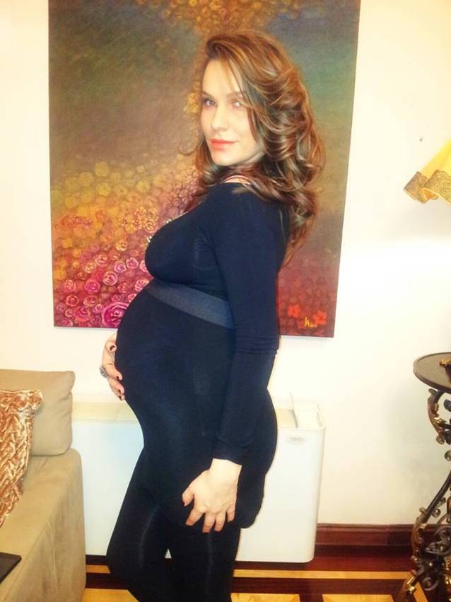 Anna Lesko, însărcinată în luna a noua: "UITAŢI-VĂ CÂT A MAI CRESCUT BURTICA!" | FOTO ÎN ARTICOL