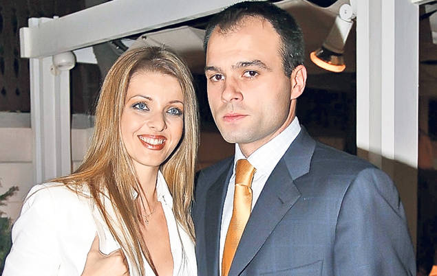 La plăcinte, înainte, la război, înapoi! Maria Marinescu divorţează după modelul actriţei Daniela Nane