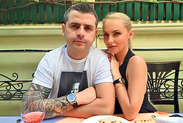 Andreea Antonescu a lăsat muzica pentru cârnaţi!