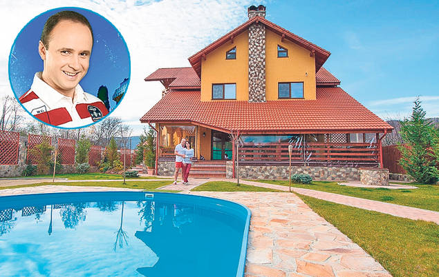 Găinuşă, gonit de Paşte de turişti din propria ogradă