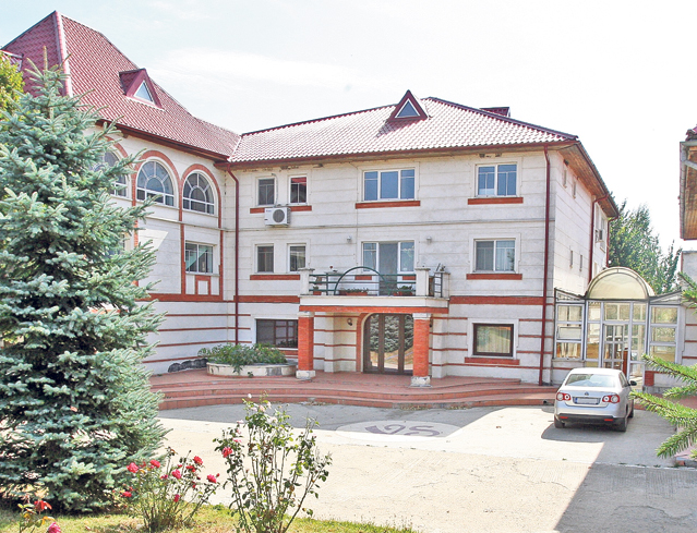 Nu se scaldă în bani, dar refuză mii de euro | Angela Similea este prea doamnă ca să cânte la nunţi! EXCLUSIV