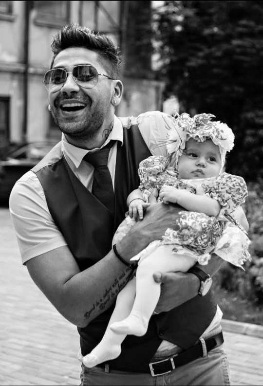 Connect-R, FOTOGRAFIA DE 100.000 de LIKE-URI, CU FETIŢA LUI! | FOTO ÎN ARTICOL