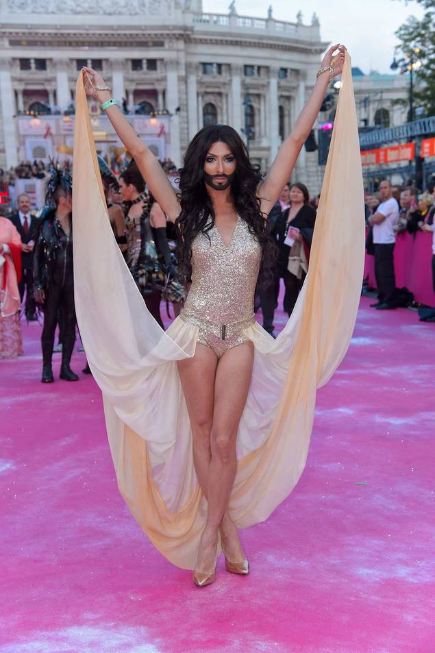 EXCLUSIV | DE CE AU VOTAT românii “Femeia cu barbă”?