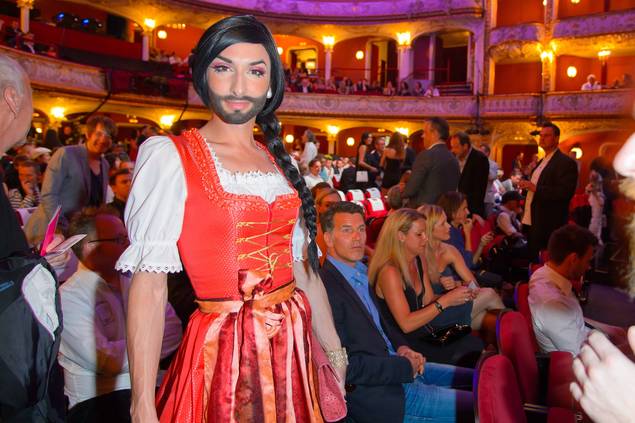 EXCLUSIV | DE CE AU VOTAT românii “Femeia cu barbă”?