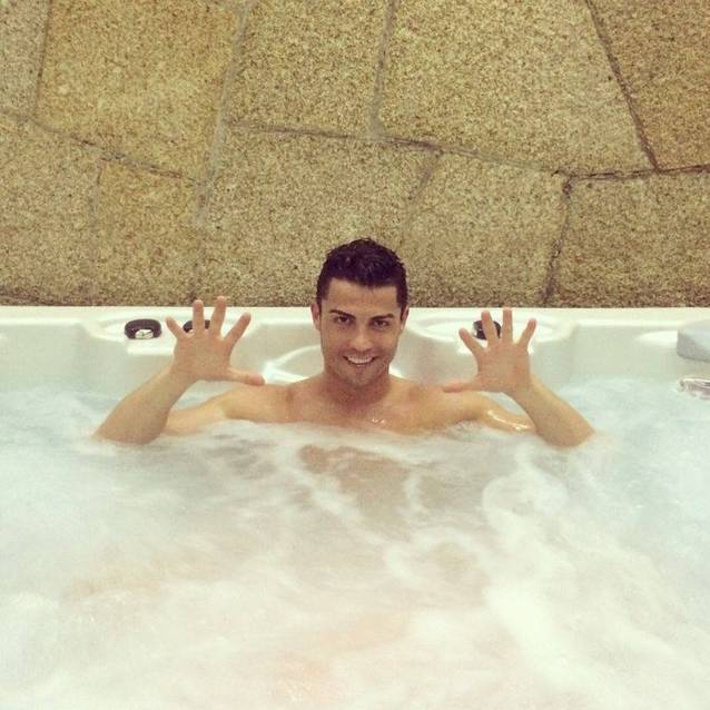 AŞA CUM ÎL VISEAZĂ toate ADMIRATOARELE! CRISTIANO RONALDO, GOL-PUŞCĂ! FOTO ÎN ARTICOL