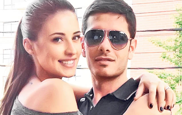 EXCLUSIV LIBERTATEA|  În trecut a dat-o afară din casă, acum o ţine de mână