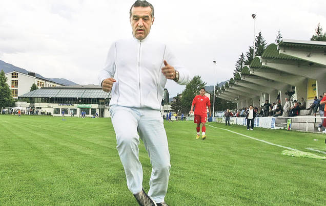 EXCLUSIV LIBERTATEA | Cristi Borcea a renunţat la lenjeria intimă.  Îi e silă să-şi usuce chiloţii la un loc cu ai celorlalţi puşcăriaşi