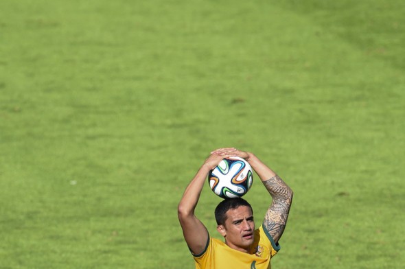 Tim Cahill a marcat două goluri pentru ”canguri”, luptându-se aproape de unul singur cu olandezii și chilienii. Foto: EPA