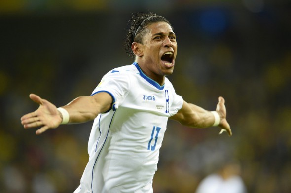 Carlo Costly a marcat primul gol al hondurienilor la Cupa Mondială după 42 de ani de aşteptare. Foto: EPA