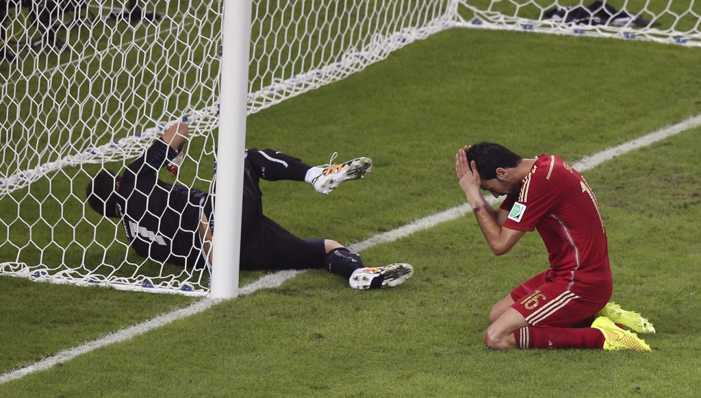 VIDEO / Campionatul Mondial de fotbal 2014, Grupa. B: Spania - Chile 0-2. Sud-americanii visează la titlu