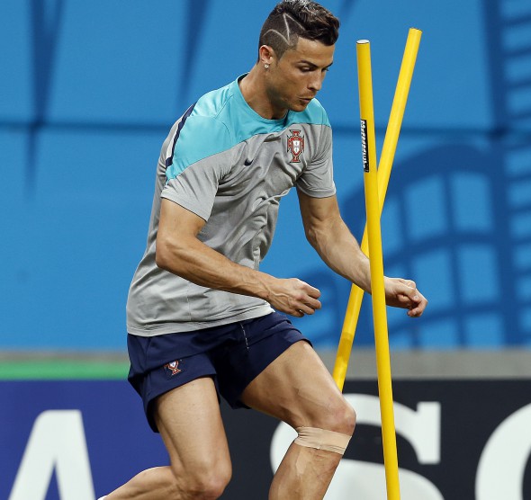 Cristiano Ronaldo trage tare la antrenamentele portugaliei FOTO: EPA