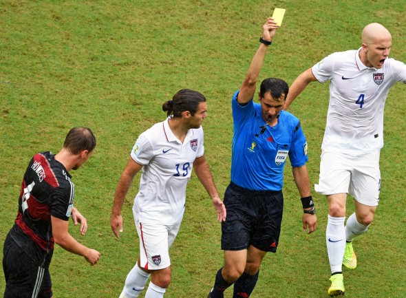 Ravshan Irmatov, Benedikt Hoewedes