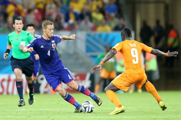 Keisuke Honda a fost cel mai bun om al japonezilor în primul meci, însă golul său nu i-a ajutat prea mult pe ”samurai”. FOTO: EPA