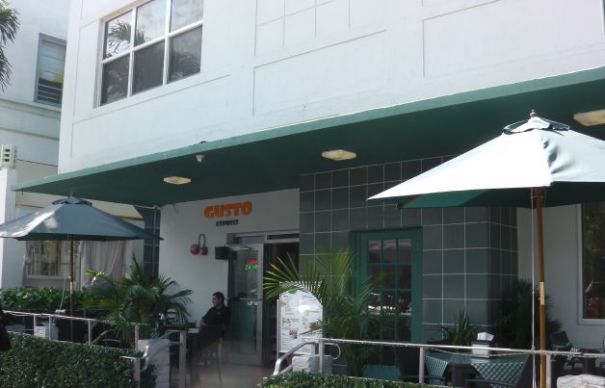 S-a ales praful de șaormeria lui Borcea! Oameni dați afară, meniu schimbat