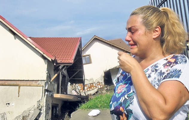 După inundații, lovește hepatita?