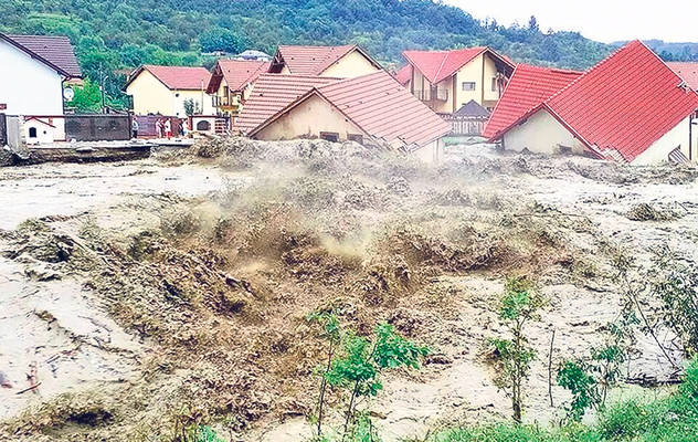 După inundații, lovește hepatita?