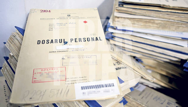 EXCLUSIV LIBERTATEA | Comuniştii au pus la punct o REŢEA DIABOLICĂ de informatori! Turnătorii îşi vindeau neamurile pentru doar 100 de lei