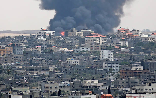 84 de refugiaţi din Gaza au ajuns ieri la familiile din România: «Au murit 20 de oameni lângă mine»