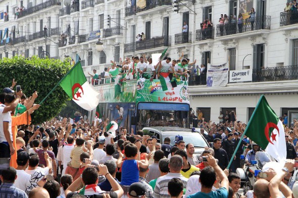 Algerienii au fost primiţi ca nişte eroi la întoarcerea acasă