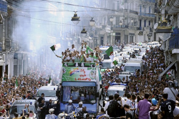 Algerienii au fost primiţi ca nişte eroi la întoarcerea acasă