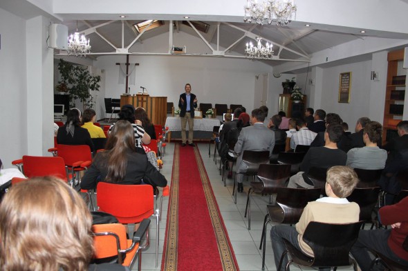 Religia lui Mutu are predicatori