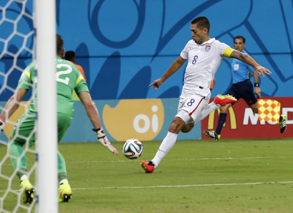 Clint Dempsey, căpitanul și golgheterul americanilor. Foto: EPA