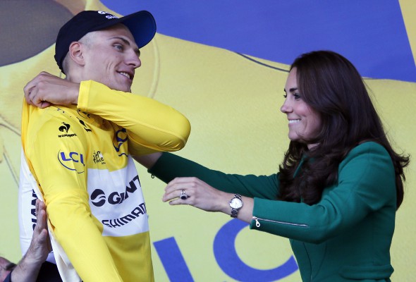 Kittel a câștigat prima etapă din Turul Franței, după ce favoritul Cavendish a căzut aproape de finiș