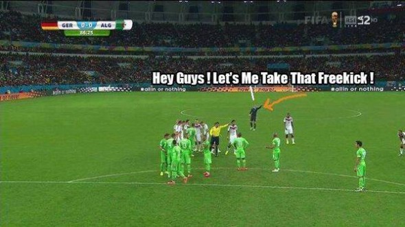 Cu Algeria, portarul Neuer a jucat mai multe baloane în afara careului decât brazilianul Fred!