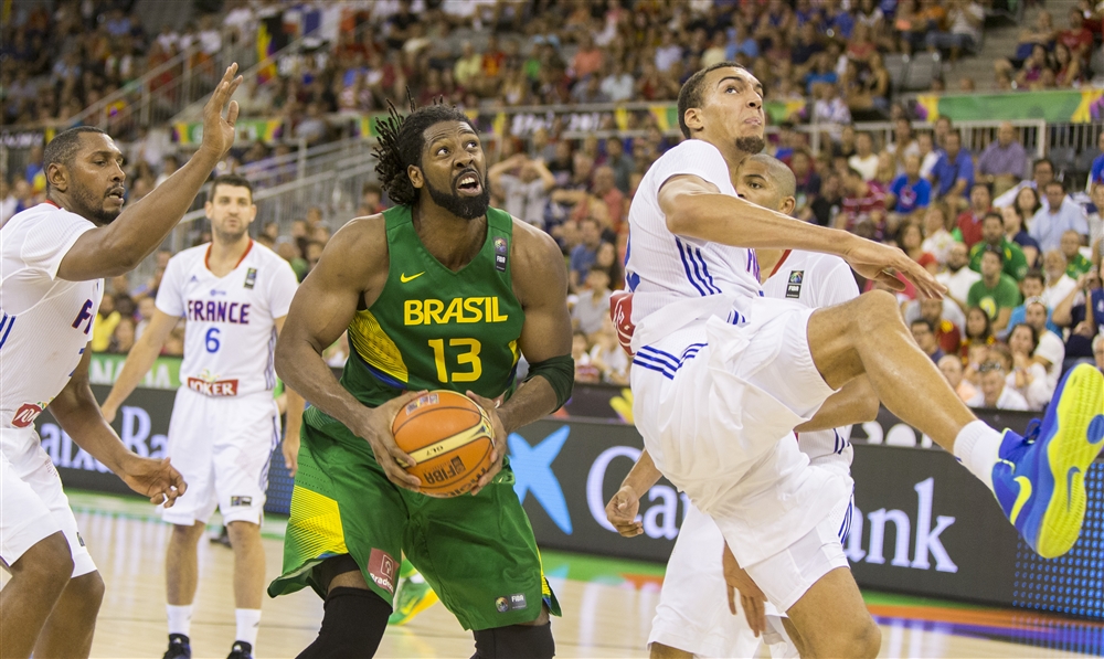 FOTO&VIDEO/ Americanii i-au umilit pe finlandezi la Mondialul din Spania. ^Brazilia a bătut Franța