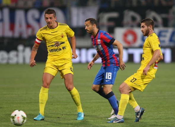 Ienei îl avertizează pe Gâlcă: "Nu e bine că face asta. Aşa a greşit şi Ranieri"