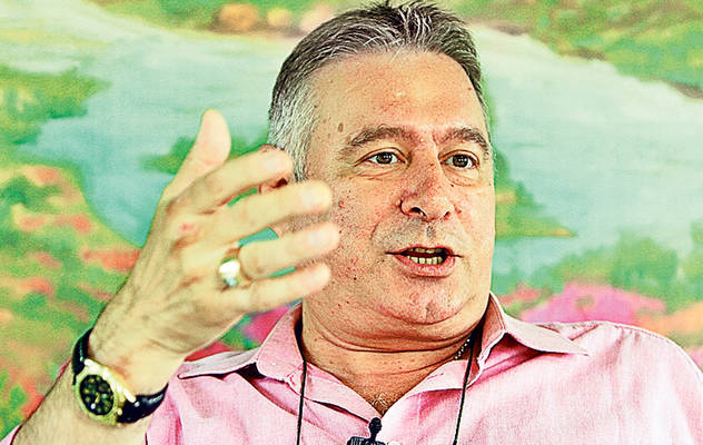 Cum agăţau pe vremuri craii celebri? Dan Chişu: «La început, ne bulăneam pe la ceaiuri»