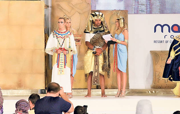 Primarul Radu Mazăre l-a întruchipat pe faraonul Ramses al II-lea la ultimul carnaval al verii, din Mamaia