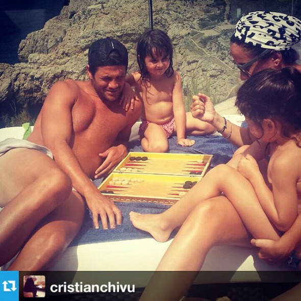 Ce face Cristi Chivu pe plajă! Imagini inedite cu fostul căpitan al naționalei