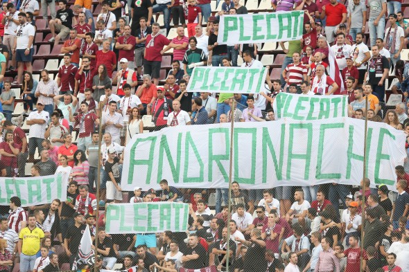 Administratorul judiciar, Cristina Andronache, a fost contestată dur de galeria Rapidului