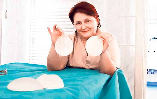 EXCLUSIV | Ea e prima femeie din ţara noastră care şi-a pus silicoane
