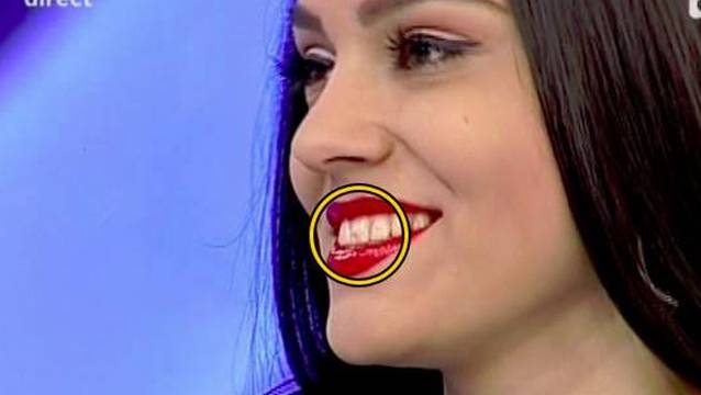 CARMEN MINUNE a comis-o! A APĂRUT AŞA în DIRECT, la SIMONA GHERGHE în emisiune, şi NIMENI NU A ATENŢIONAT-O! FOTO