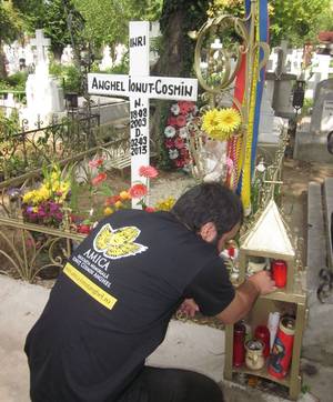 EXCLUSIV | Mama lui Ionuţ Anghel, băieţelul ucis de câine, INTERVIU SFÂŞIETOR LA UN AN DE LA TRAGEDIE: "Vreau să-mi scot din minte imaginea lui în coşciug"