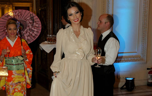 Cabral, de la biserică la bal