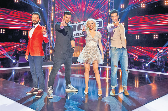 Esca, în cămaşă de noapte la TV