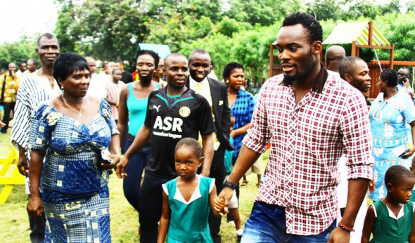 Un fotbalist URIAŞ e bănuit că are EBOLA: "Să nu mai vină la noi în ţară!"