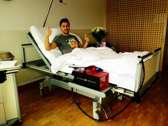 Ciprian Marica este ”păzit” de o asistentă blondă în spital