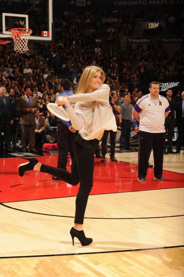 Eugenie Bouchard, apariţie de senzaţie la un meci de baschet
