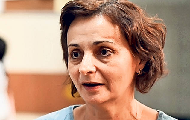 Fiică şi mamă, colege de bancă la clasa a IV-a