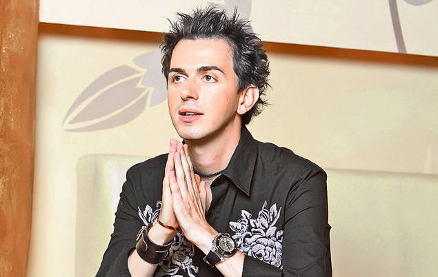 LOL! Iată care sunt NUMELE REALE ale celor mai cunoscute VEDETE DE LA NOI