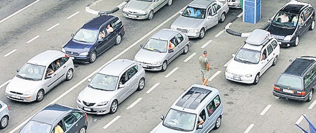 Cu bune şi cu rele, cele două mandate ale lui Traian Băsescu s-au încheiat. Trăim bine? Cum a luat şi cum lasă România