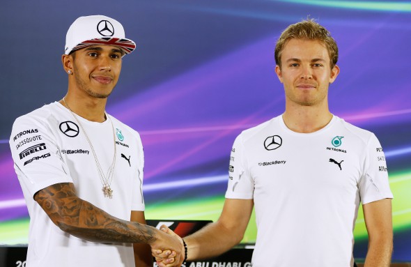 FORMULA 1 / Lewis Hamilton a câştigat titlul mondial! O maşină a luat foc!