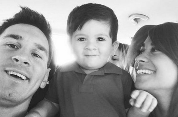 FOTO / Lionel Messi a serbat doborârea recordului cu familia