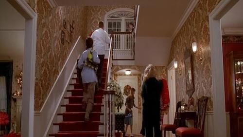 Cum arată după 25 de ani casa din SINGUR ACASĂ, în care KEVIN le-a venit de hac BANDIȚILOR MARV ȘI HARRY! FOTO